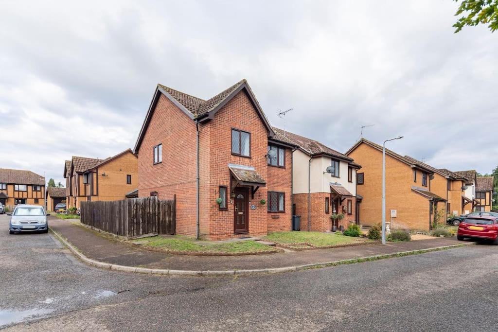 House On Cul De Sac Apartment Lakenheath Exterior photo
